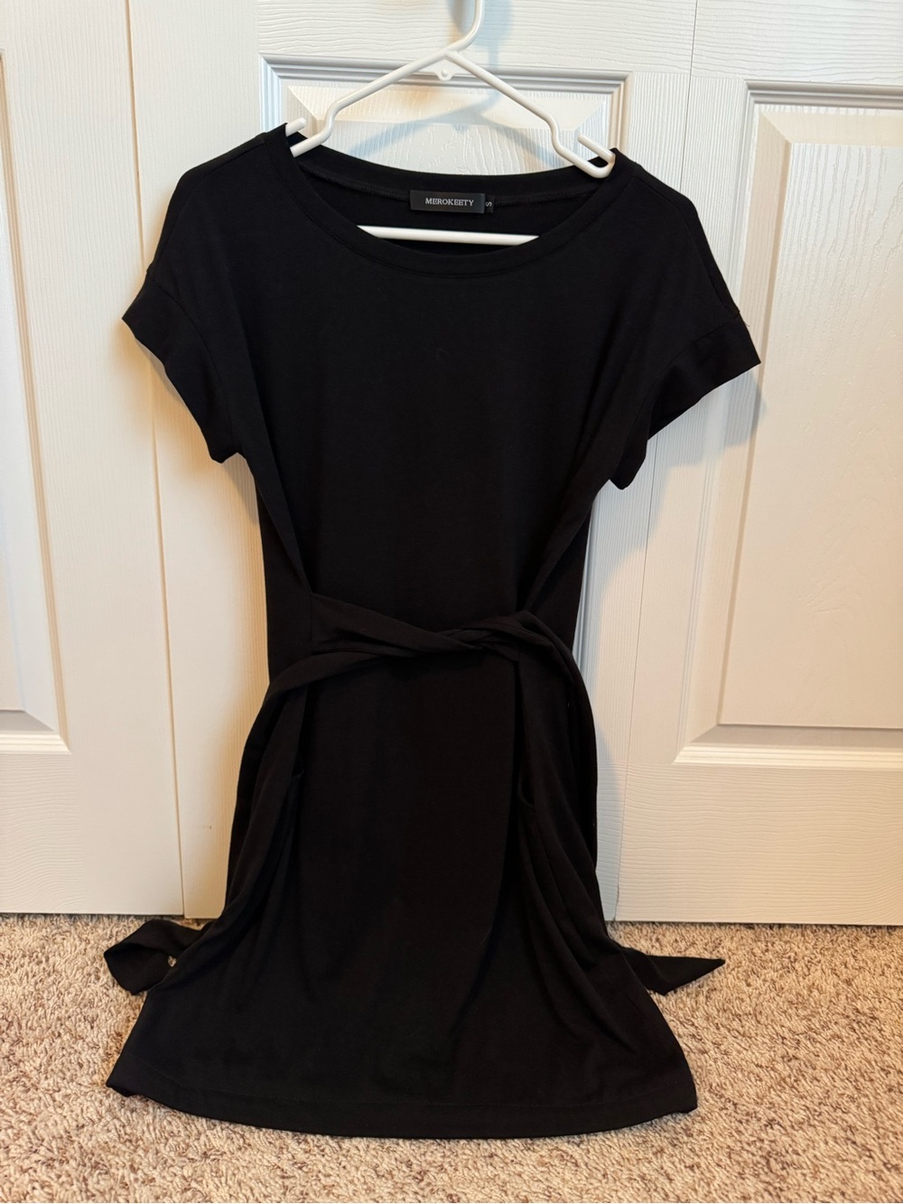 Merokeety Black Short-Sleeve Tie-Waist Tunic Dress, small
